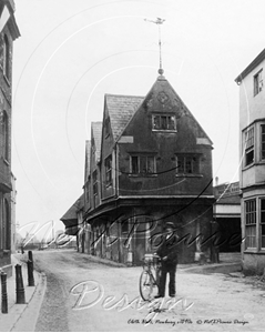 Picture of Berks - Newbury, The Old Cloth Hall c1890s - N1335