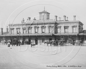 Train Station with a rank of cabs consisting of Four Wheeler "Growler" Cabs and Hansom Cabs, Reading in Berkshire c1900s