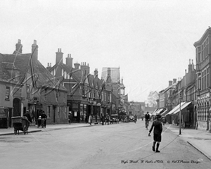 Picture of Cambs - St Neots,  High Street c1920s - N1717