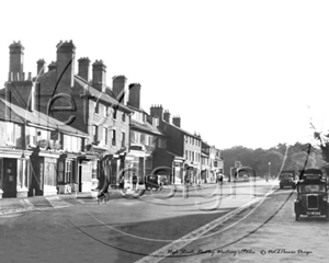 Picture of Hants - Hartley Wintney, High Street c1940s - N979