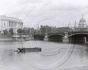 Picture of London - The Thames at Blackfriars c1930s - N232