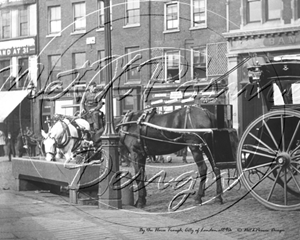Picture of London - Horse Trough Hansom Cab c1890s - N993