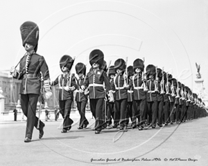 Picture of London - Grenadier Guards c1930s - N1370