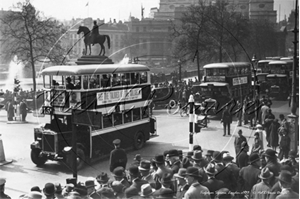 Picture of London - Trafalgar Square c1933 - N2015