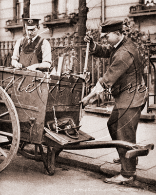 Picture of London Life - Gas Fitting Servants c1900s - N2126