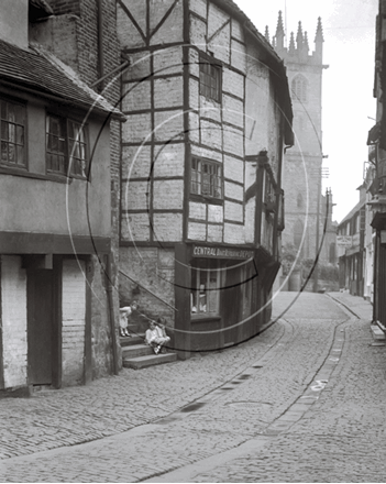 Picture of Salop - Shrewsbury, Cobbled Street c1930s - N031