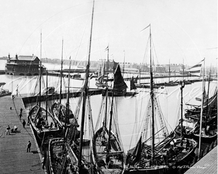 Picture of Suffolk - Lowestoft Harbour c1890s - N1550