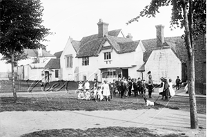 Picture of Worcs - Evesham, School Children c1892 - N1986