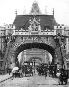 Picture of London - Tower Bridge Looking Nth c1890s - N539