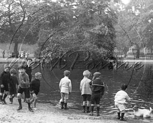 Three Island Pond, Wandsworth Common in London c1910s