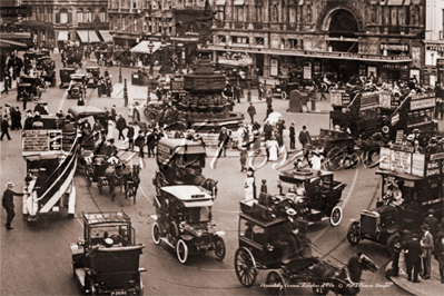 Piccadilly Circus in London c1910s