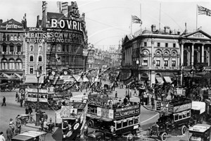 Piccadilly Circus in London c1900s