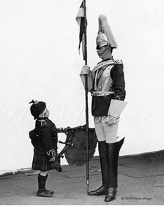 Picture of Misc - Army, Life Guard and a Child c1910s - N849
