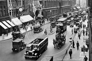 Piccadilly in Central London c1933