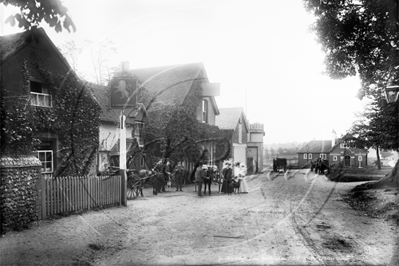 Picture of Surrey - Warlingham, Ye Olde Whyte Lion Public House c1903 - N3334