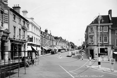 Picture of Surrey - Reigate, Market Place and Church Street c1950s - N3500