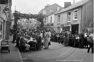 Picture of Devon - Chudleigh, Street Party c1920s - N3531