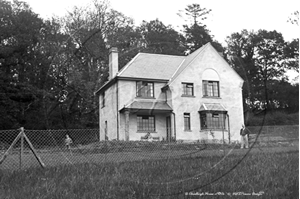 Picture of Devon - Chudleigh, Bromfield House c1920s - N3612