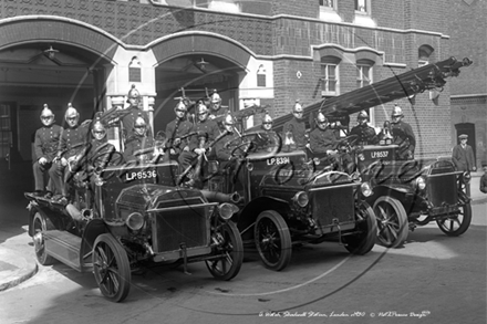 Picture of London, E - Shadwell, Fire Brigade and Station, A Watch c1930s - N3676