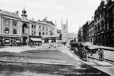Picture of Berks - Reading, Town Hall and St Laurance Church c1900s - N3827