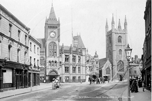 Picture of Berks - Reading, Town Hall and St Lawrence Church c1900s - N3936