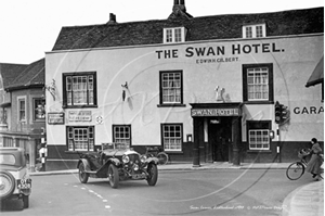 Picture of Surrey - Leatherhead, Swan Corner c1933 - N3975