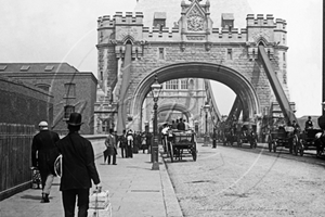 Picture of London - Tower Bridge from The South c1890s - N4225