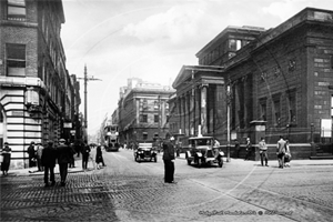 Picture of Lancs - Manchester, Mosley Street c1930s - N4261