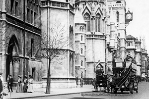 Picture of London - The Strand and Royal Courts of Justice c1900s - N4309