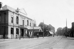 Picture of Middx - Southall,The Town Hall c1920s - N4433