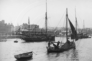 Sutton Pool, The Harbour, Plymouth in Devon c1902