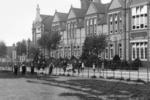 Picture of Hants - Basingstoke, Council Road, Fairfields Primary School c1900s - N4598