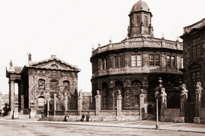 Picture of Oxon - Oxford, Clarendon Building, Sheldonian Threatre and Ashmolean Museum c1890s - N4728