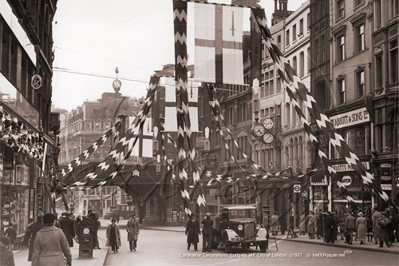 Picture of London - Ludgate Hill, Erecting Coronation Decorations c1937 - N5009