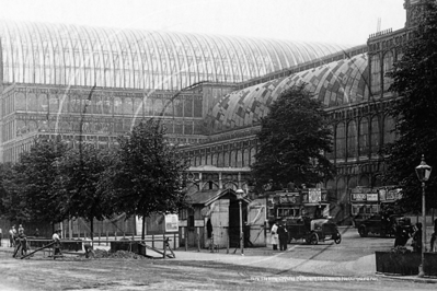 Bus Station, Crystal Palace in South East London c1910s